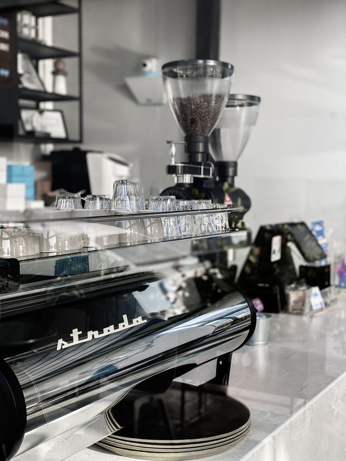Die Kaffeebar mit Siebträgermaschine